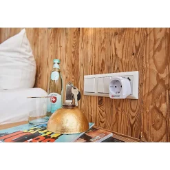 Skross Transformateur, Convertisseur Et Chargeur Usb-Adaptateur de voyage Prise Europe vers Angleterre
