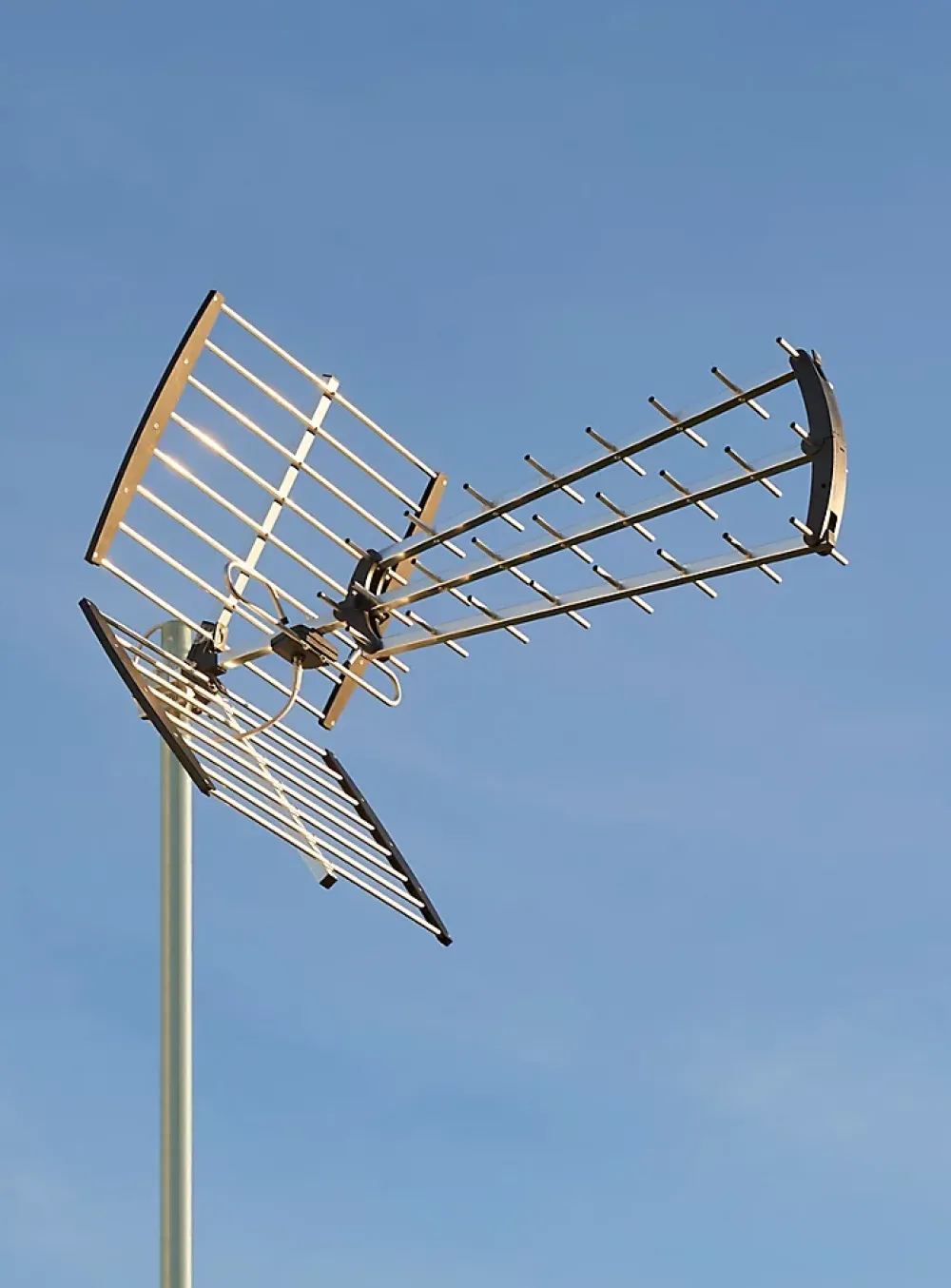 Blyss Antenne extérieure moyenne binappe - UHF