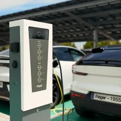 Hager Borne Recharge Voiture Électrique-Borne de recharge double pour voiture électrique Witty Park OCPP 22 kW inoxydable avec RFID - - XEV601C