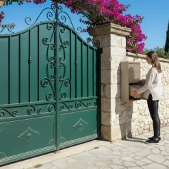 Couleurs Du Monde Boîte À Colis-Boîte aux lettres murale taupe en acier galvanisé avec cylindre de sécurité et 2 clés