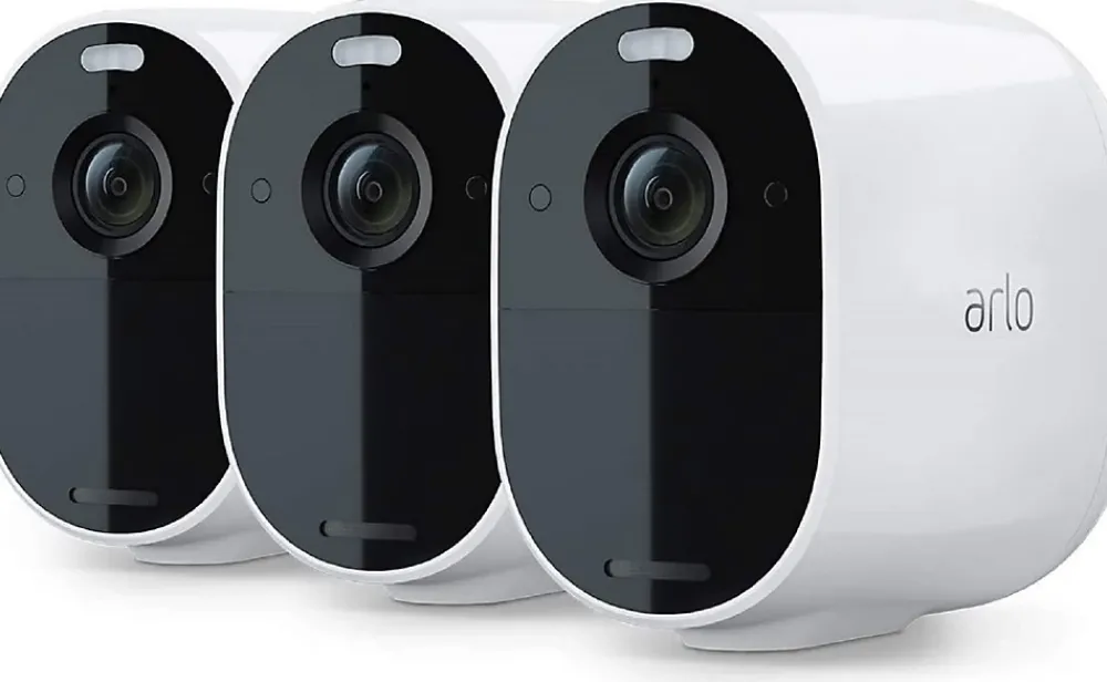 Arlo Caméra de vidéosurveillance sans fil Essential Spotlight 1080p blanche, lot de 3