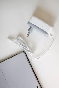 Watt & Co Chargeur Et Câble Usb|Transformateur, Convertisseur Et Chargeur Usb-Chargeur universel Watt&Co 2000mA 16 connecteurs + USB