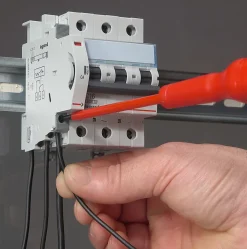 Legrand Autre Commande Modulaire-Contact auxiliaire inverseur 6 A - 250 V~