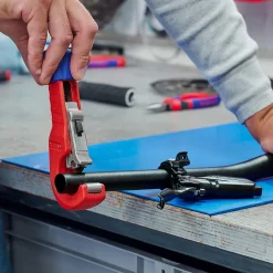 Knipex Coupe tube acier inoxydable Ø35 mm rouge et bleu