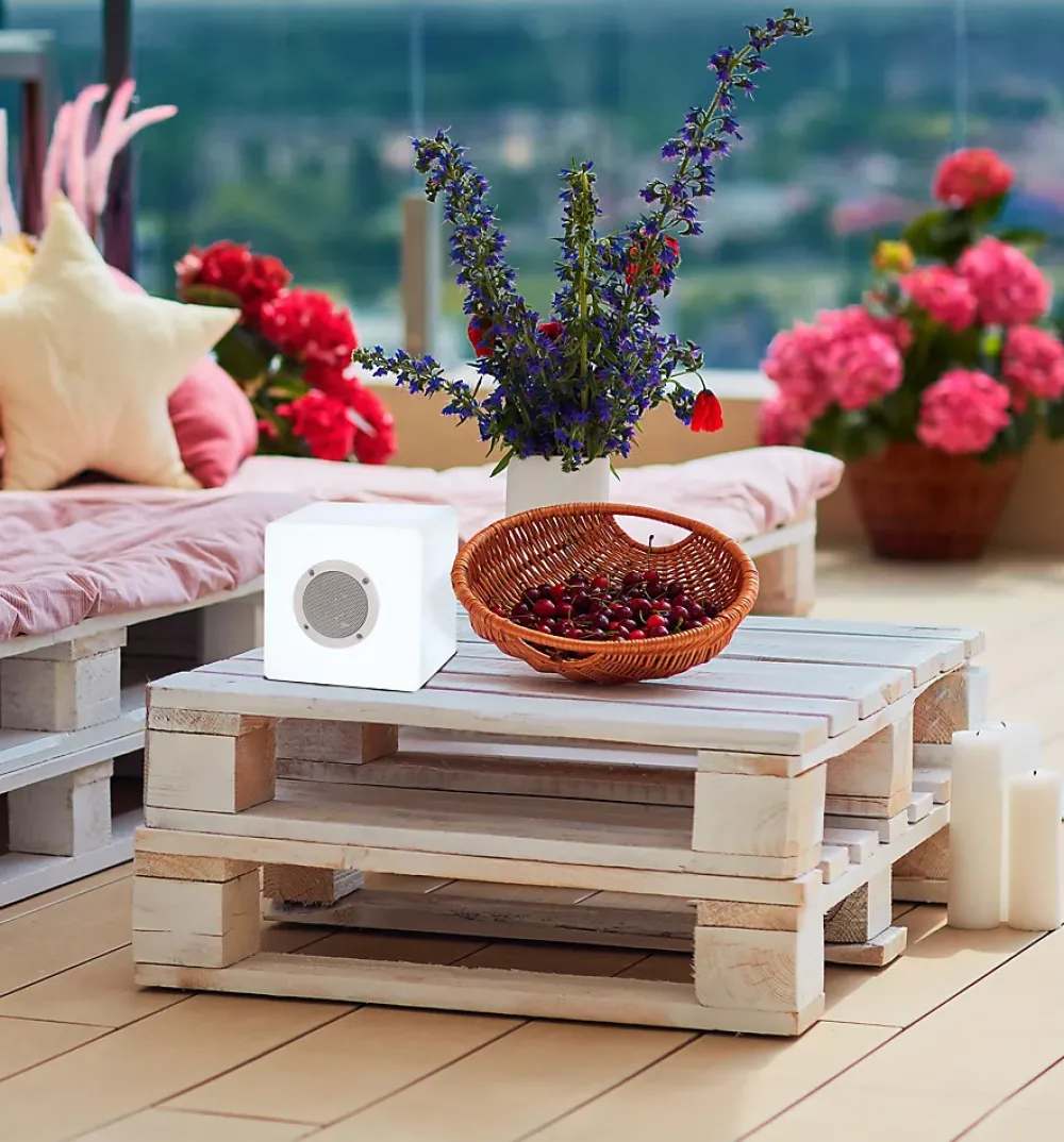 Näve Baladeuse-Cube décoratif avec Bluetooth 'Cube' en métal et plastique, avec changeur de couleur et LED intégrées
