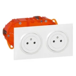 Legrand Double prise 2 pôles + terre Dooxie