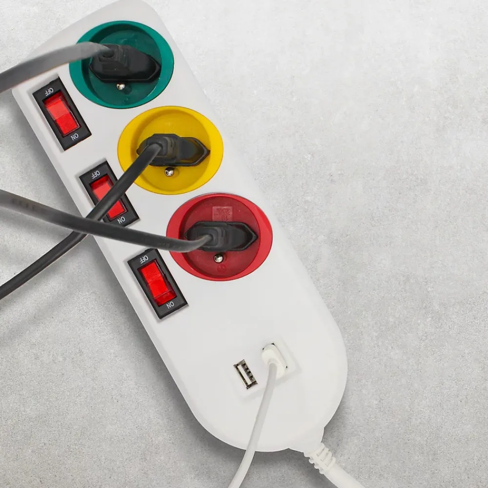 Fishtec - Multiprise Trio Color - 3 prises avec interrupteurs + 2 ports USB - Câble 1,8 m - 3680W - ABS robuste