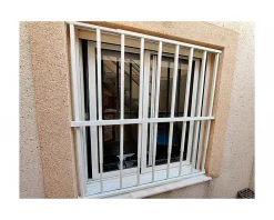 Adaptta Cerrajería Adaptable Grille de défense réglable pour fenêtre (largeur et hauteur) de 55x55 cm à 100x100 cm blanche