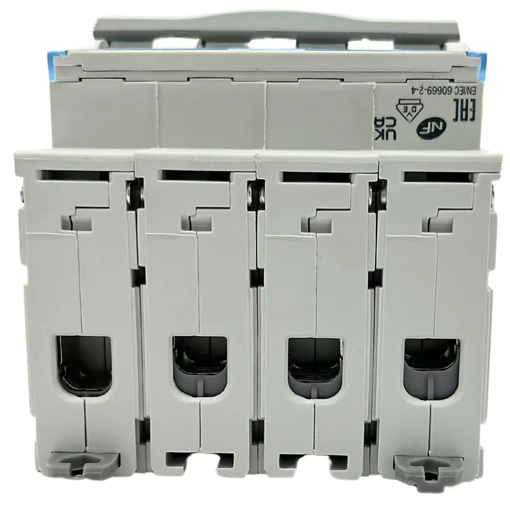 Legrand 406481 Interrupteur Sectionneur Tétrapolaire 4p 400v - 63a - 4 Modules - Bornes à Vis Dx3-is