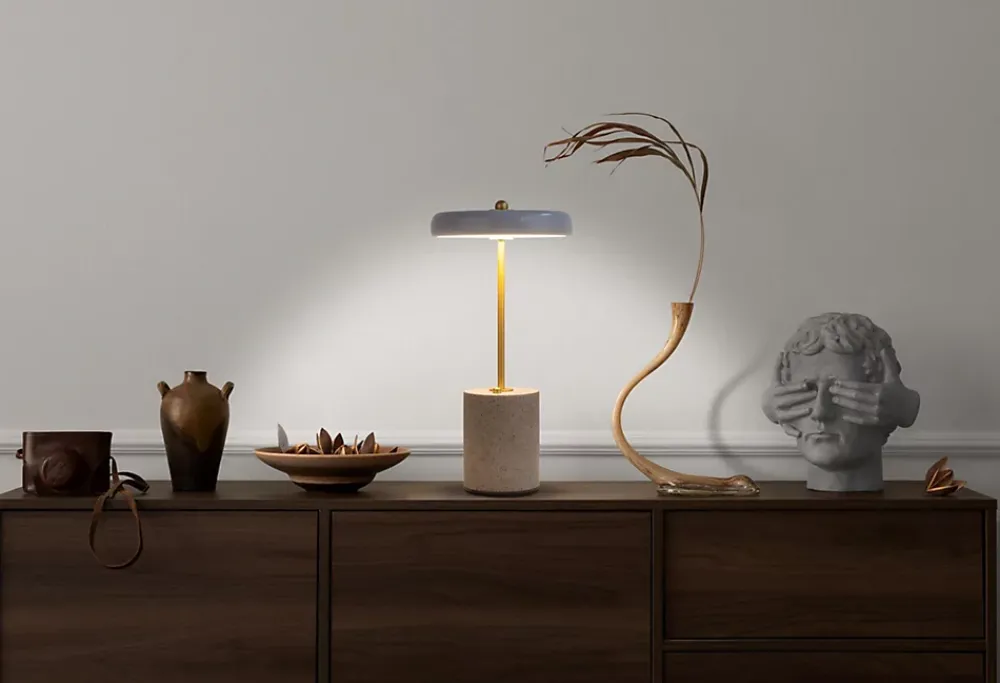 Näve Lampe de table à accu 'SETA' grise 30 cm de haut en métal et béton, avec LED fixe