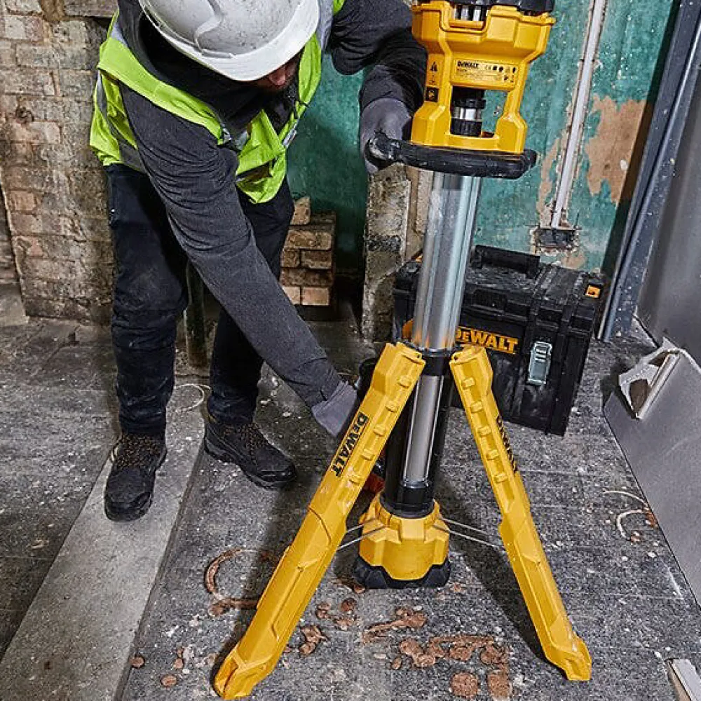 DeWalt Lampe LED 18V trépied XR (sans batterie ni chargeur) en boite carton - - DCL079-XJ