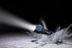 Varta Lampe torche indestructible F10 Pro 300 lumens