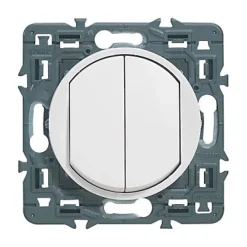 Legrand Interrupteur Encastrable-Mécanisme double poussoir Céliane 6A blanc