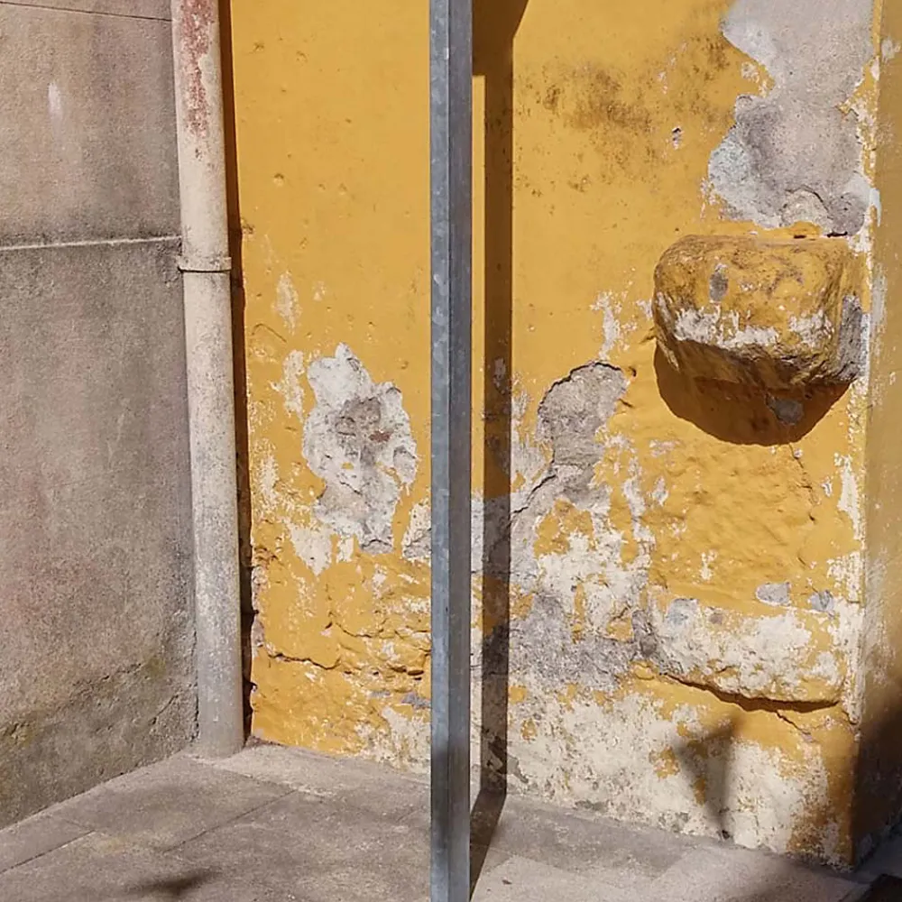 Idroless Etanchéité Du Mur Intérieur-Mortier sec anti-sel (20 kg). Crée une couche isolante sur le mur qui empêche l'apparition de taches de sel causées par l'humidité