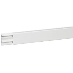 Legrand Moulure, Goulotte Et Plinthe-Moulure avec cloison 40x16 mm - 2 compartiments