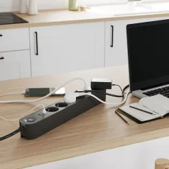 Jacobsen Multiprise-Multiprise 6 prises + 2 USB 1.5 m noire