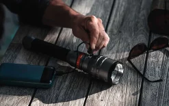 Nebo Lampe Torche-DAVINCI 12000 lm - Lampe Torche LED Rechargeable Ultra Puissante