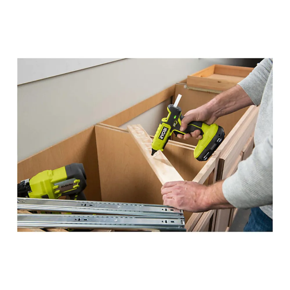 Ryobi Pack Pistolet à colle 2 températures 18V One+ RGL18-0 - 1 Batterie 4.0Ah - 1 Chargeur rapide RC18120-140