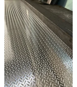 Alucouleur Tôle-Plaque Aluminium Grain de riz, ép. 1/2mm, Hauteur 10cm x Largeur 50cm