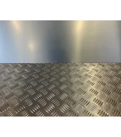 Alucouleur Tôle-Plaque Aluminium Strié, ép. 2/3mm, Hauteur 75cm x Largeur 130cm