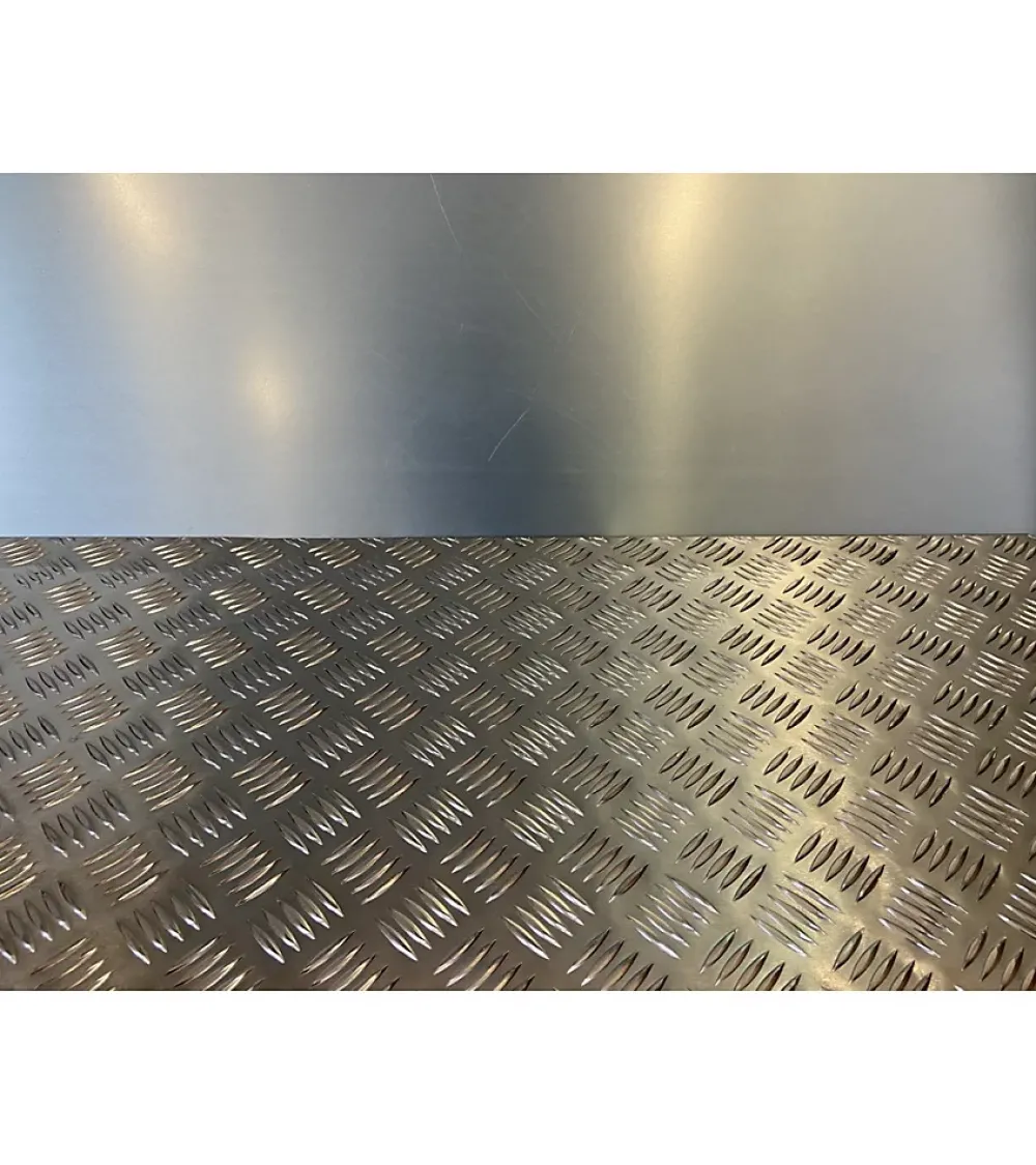 Alucouleur Plaque Aluminium Strié, ép. 2/3mm, Hauteur 40cm x Largeur 140cm