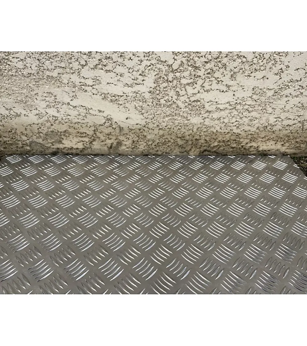 Alucouleur Plaque Aluminium Strié, ép. 2/3mm, Hauteur 40cm x Largeur 140cm