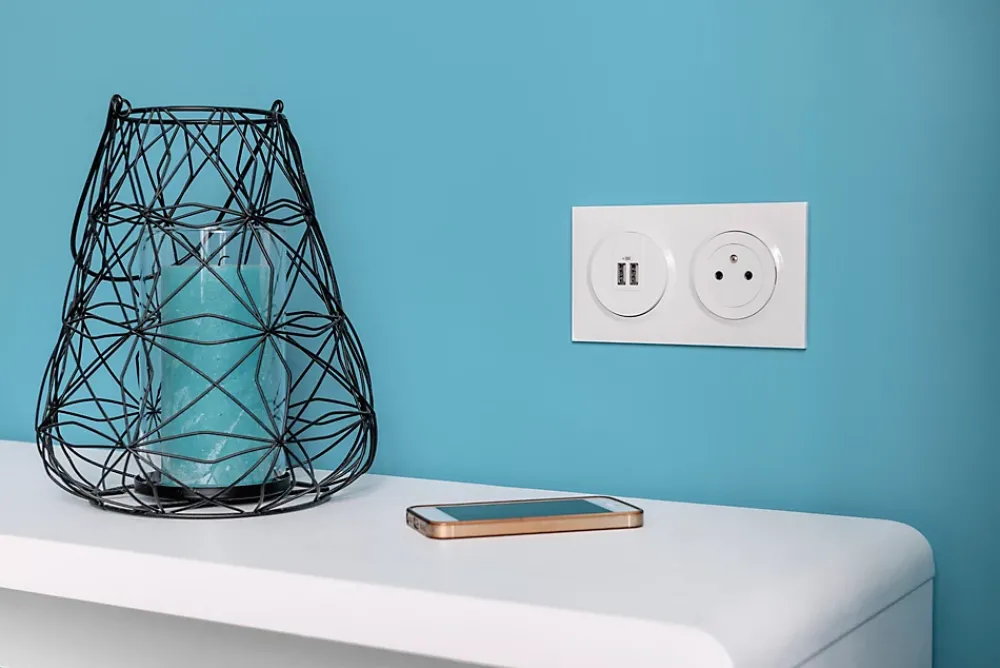 Legrand Prise Encastrable-Prise avec terre affleurante Dooxie blanc carrée