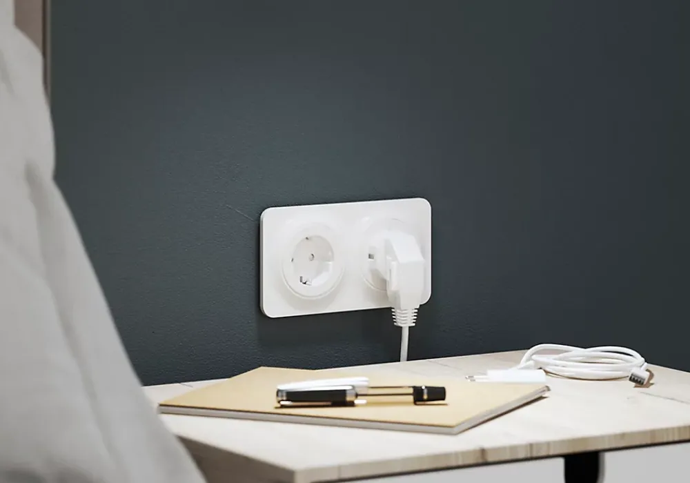 Jacobsen Prise avec terre Espen noir à composer + 1xUSB-A + 1xUSB-C