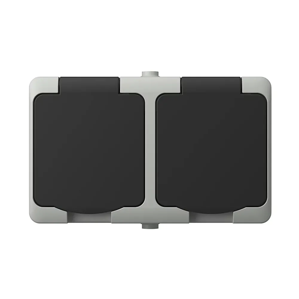 Prise avec terre étanche en saillie gris complet - H 8,5 cm / L 6,5 cm / P 5 cm