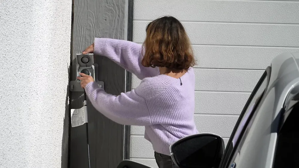 Legrand Prise de courant étanche Green'up pour véhicule électrique + patère de sécurité