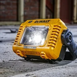 DeWalt Projecteur de chantier compact XR 12/18/54 V (sans batterie ni chargeur) - - DCL077-XJ