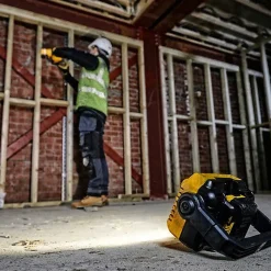 DeWalt Projecteur de chantier compact XR 12/18/54 V (sans batterie ni chargeur) - - DCL077-XJ