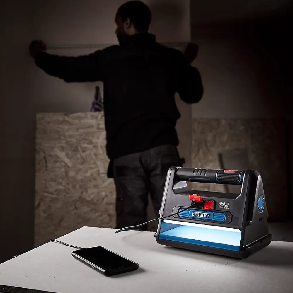 Erbauer Projecteur Et Lampe De Chantier-Projecteur de chantier sur batterie + USB 2000 lumens sans fil