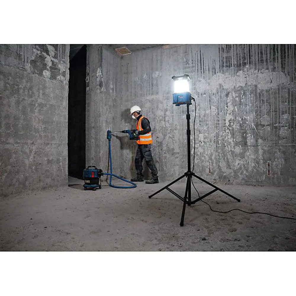 Bosch Projecteur de chantier hybride GLA 18VH-7500 7 500 lm 18V sans batterie ni chargeur 06014A5000