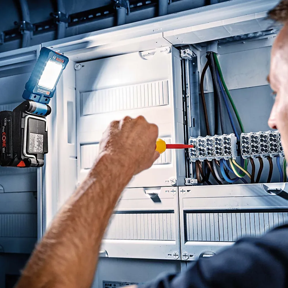 Bosch Lampe Torche-Projecteur de chantier sans fil GLI 18V 800 lm (sans batterie)