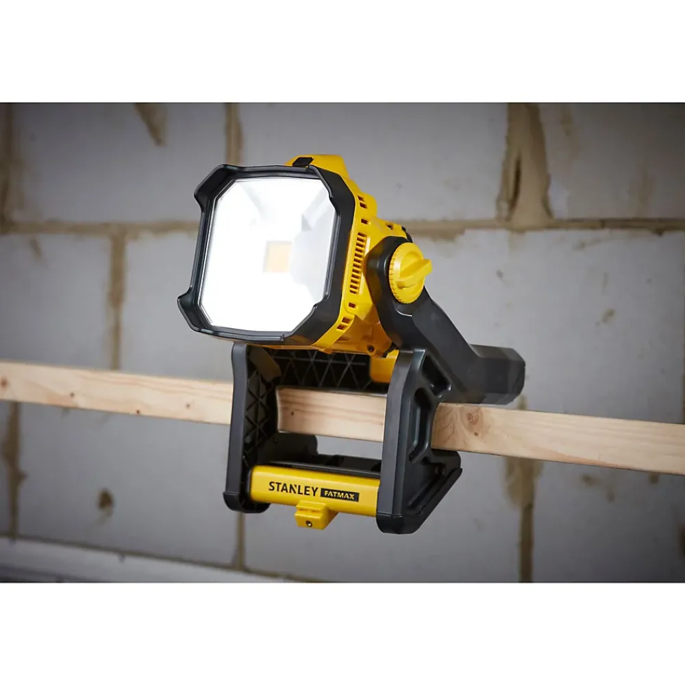 Stanley FatMax Projecteur de chantier SFMCL030B-XJ v20 18V (sans batterie)