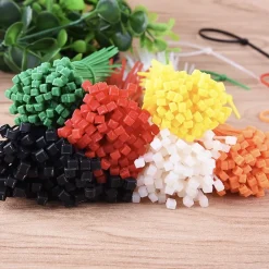Velamp Serre-câbles de couleur en nylon, différentes tailles - 500 pièces assorties