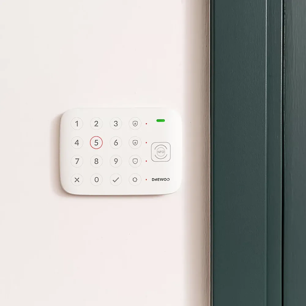 Daewoo Alarme Sans Fil-Système d'alarme connecté Sans Abonnement Vigilia Wifi - 1 caméra + 6 accessoires - Batterie et sirène intégrées