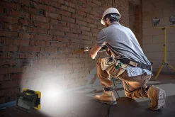 Stak X-BLAST PRO : Lampe de travail pour batteries 18V, 5000 lm